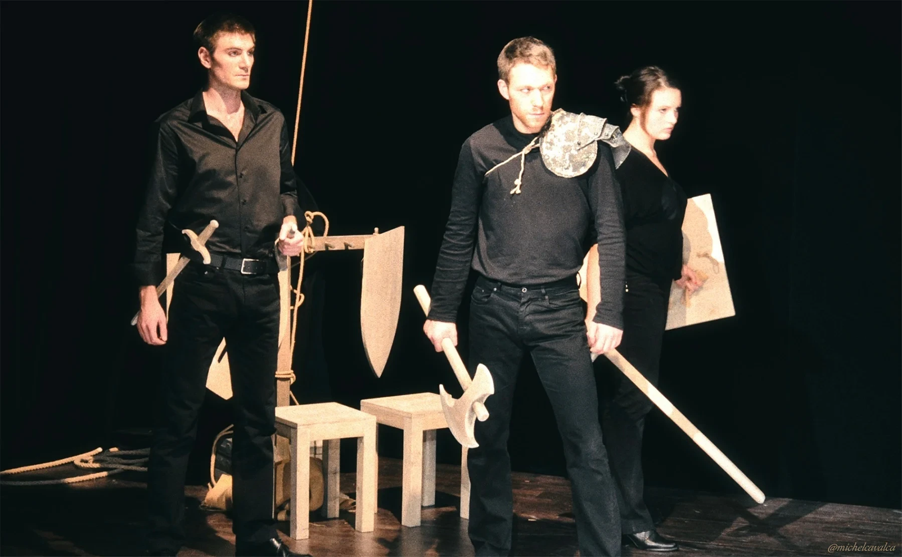 Les.Chiens.web.or.sign.5